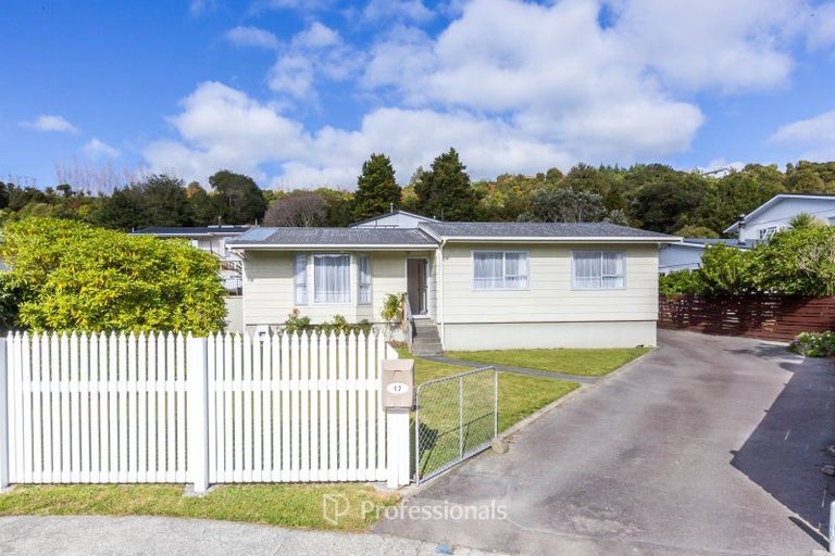 Photo of property in 17 Beryl Grove, Birchville, Upper Hutt, 5018
