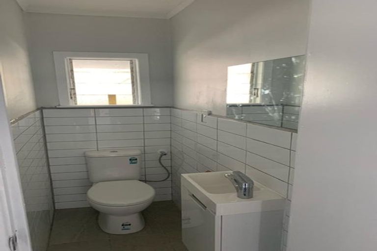 Photo of property in 11a Hill Crescent, Papakura, 2110