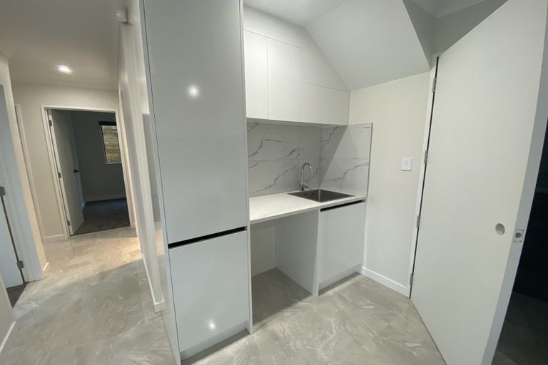 Photo of property in 23 Mcwhirters Farm Lane, Massey, Auckland, 0614