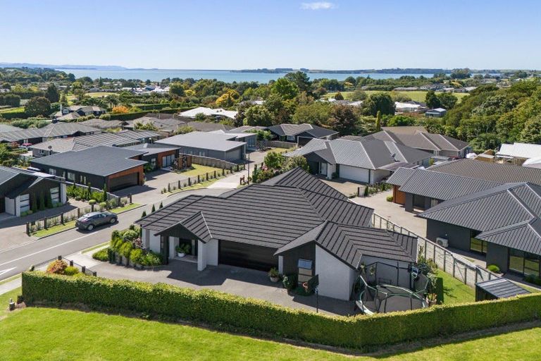 Photo of property in 2 Kingson Court, Omokoroa, 3114
