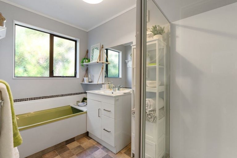 Photo of property in 43a Thatcher Crescent, Crofton Downs, Wellington, 6035