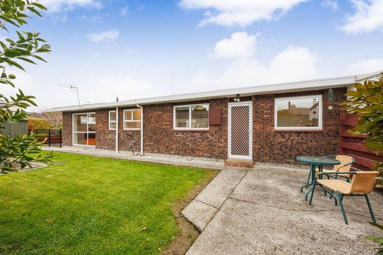 Photo of property in 2 Wharite Place, Awapuni, Palmerston North, 4412