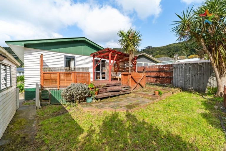 Photo of property in 58 Lees Grove, Wainuiomata, Lower Hutt, 5014