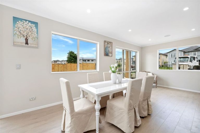 Photo of property in 15 Drumconnell Drive, Flat Bush, Auckland, 2019