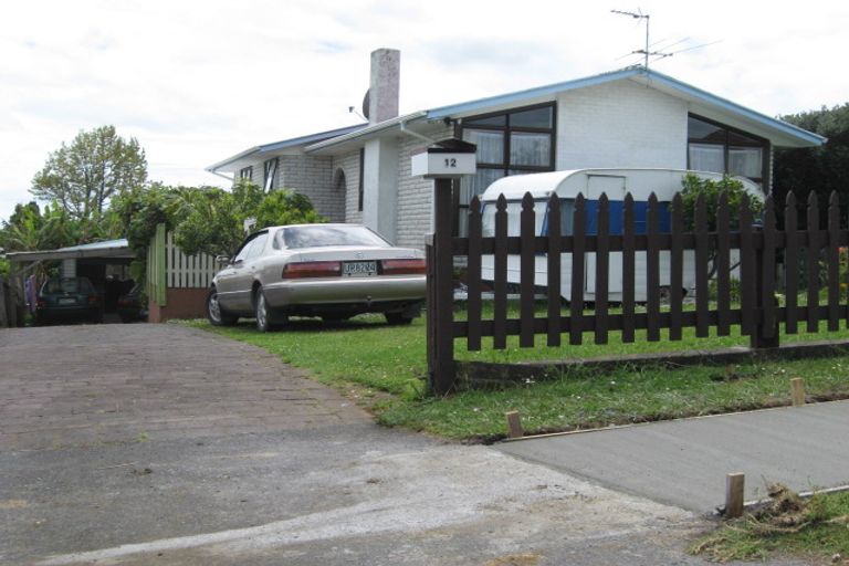 Photo of property in 12 Leeson Place, Mangere, Auckland, 2022