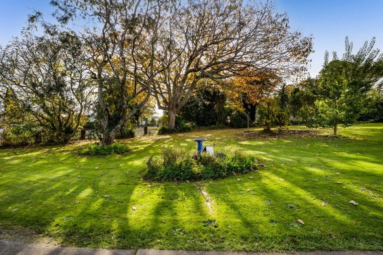 Photo of property in 18 Mills Street, Eltham, 4322
