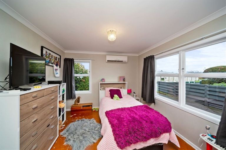 Photo of property in 5 Ngaio Place, Hawera, 4610