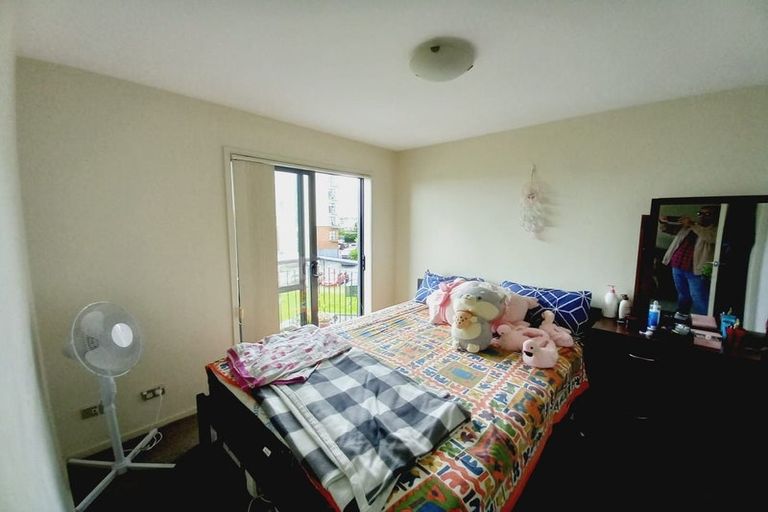 Photo of property in 3k/17 Crown Lynn Place, New Lynn, Auckland, 0600