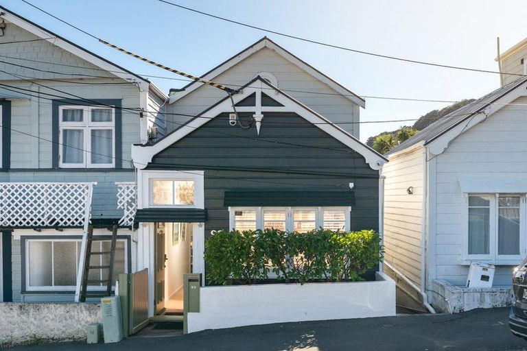 Photo of property in 99 Pirie Street, Mount Victoria, Wellington, 6011