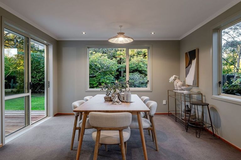 Photo of property in 19 Ruamahanga Crescent, Terrace End, Palmerston North, 4410