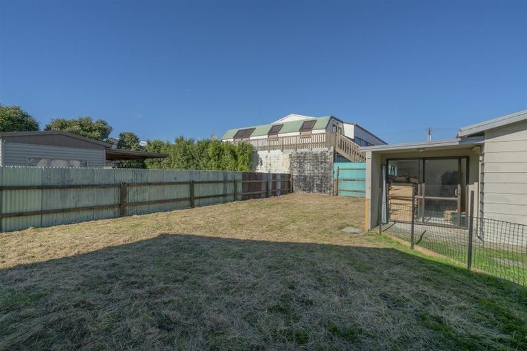 Photo of property in 16 Lee Street, Whitianga, 3510