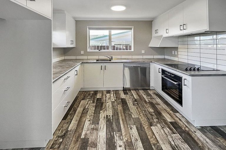 Photo of property in 12 Lockhart Avenue, Milson, Palmerston North, 4414