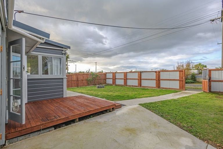 Photo of property in 24 Nuku Street, Tangimoana, 4822