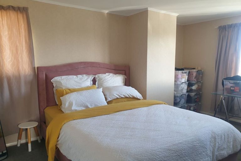 Photo of property in 30 Corinna Street, Waitangirua, Porirua, 5024