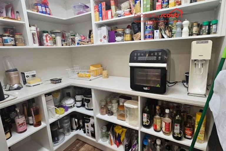 Photo of property in 12 Kingi Te Ahoaho Place, Otaki, 5512