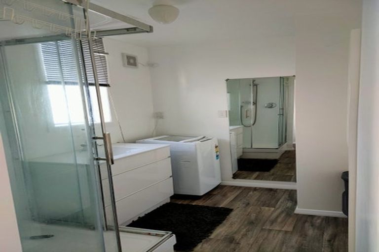 Photo of property in 19/125u Queens Drive, Lyall Bay, Wellington, 6022