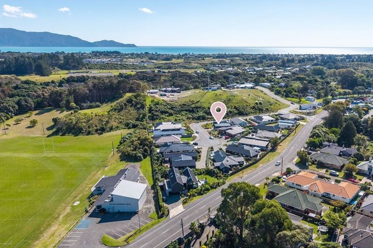 Photo of property in 9 Kaiwaru Place, Waikanae, 5036