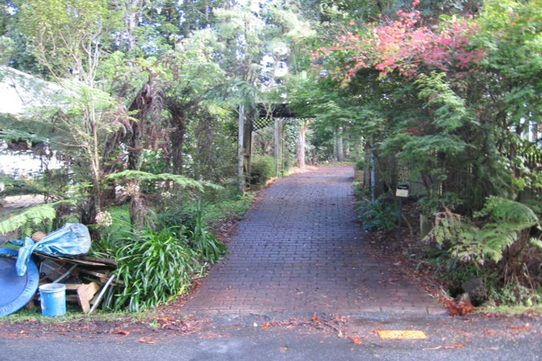 Photo of property in 27 Minnehaha Avenue, Titirangi, Auckland, 0604