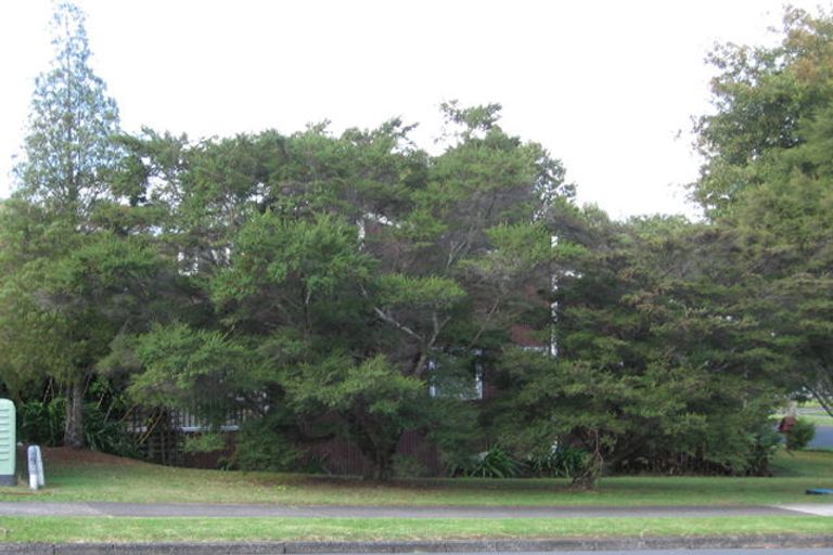 Photo of property in 2/106 Prince Regent Drive, Half Moon Bay, Auckland, 2012