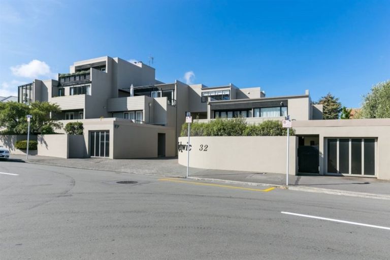 Photo of property in Highwic, 18/32u Hobson Street, Thorndon, Wellington, 6011