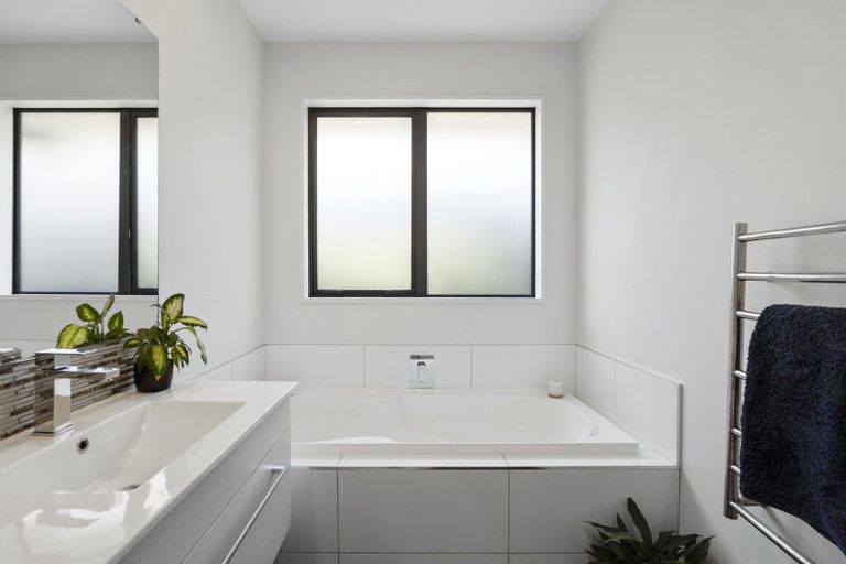 Photo of property in 82 Condell Avenue, Papanui, Christchurch, 8053