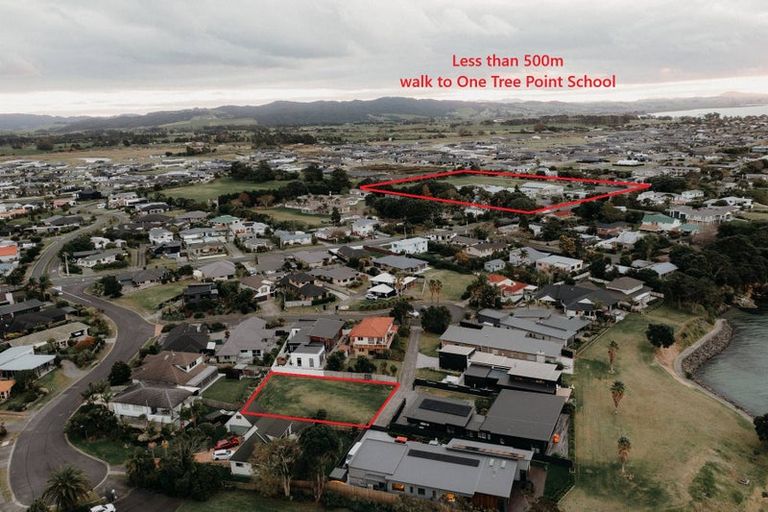Photo of property in 10 Aarts Place, One Tree Point, 0118