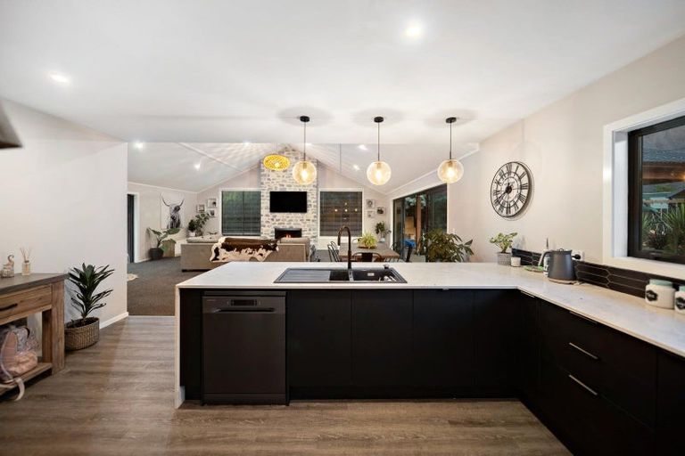 Photo of property in 13 Poolburn Court, Lake Hayes, Queenstown, 9304