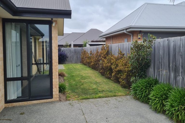 Photo of property in 49 Acacia Avenue, Rangiora, 7400