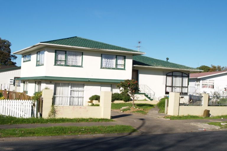 Photo of property in 64 Raglan Street, Mangere East, Auckland, 2024