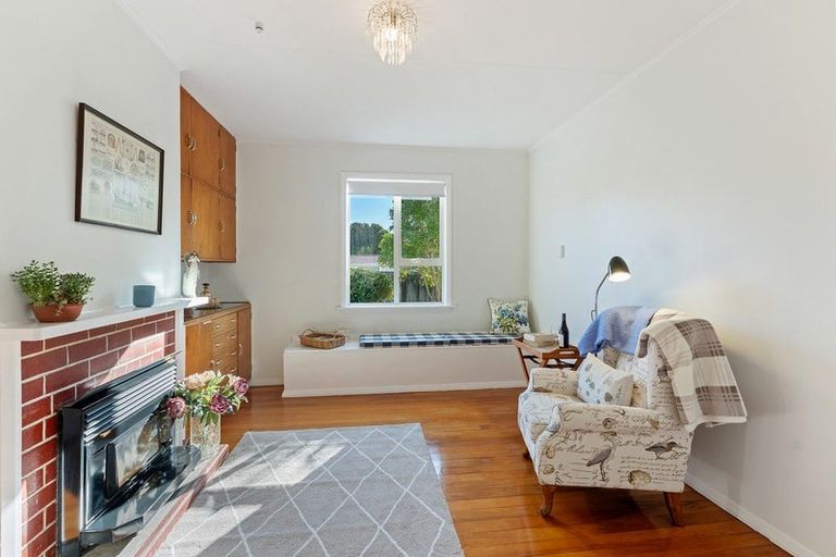 Photo of property in 8 Manuka Street, Otaki Beach, Otaki, 5512