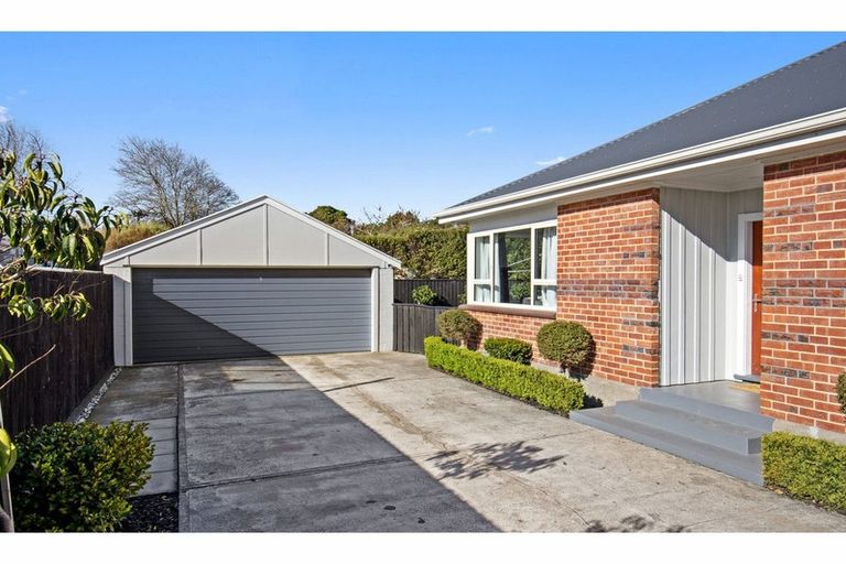 Photo of property in 205 Centaurus Road, Saint Martins, Christchurch, 8022