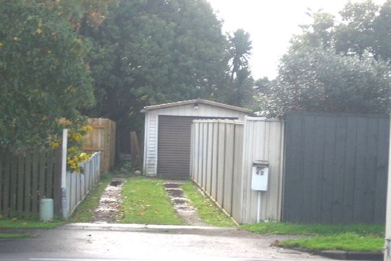 Photo of property in 2/42 Pakuranga Road, Pakuranga, Auckland, 2010