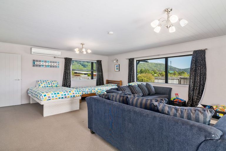 Photo of property in 136 Lisland Drive, Kinloch, Taupo, 3377