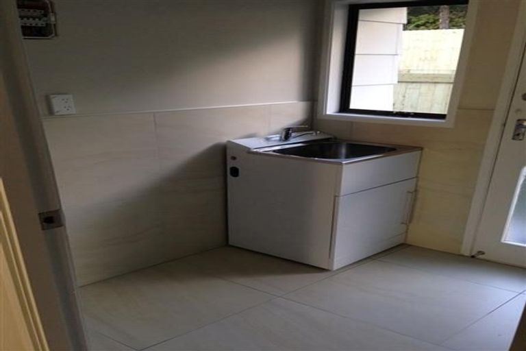 Photo of property in 90 Oaktree Avenue, Browns Bay, Auckland, 0630