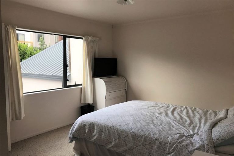 Photo of property in 8/61a Birkdale Road, Birkdale, Auckland, 0626