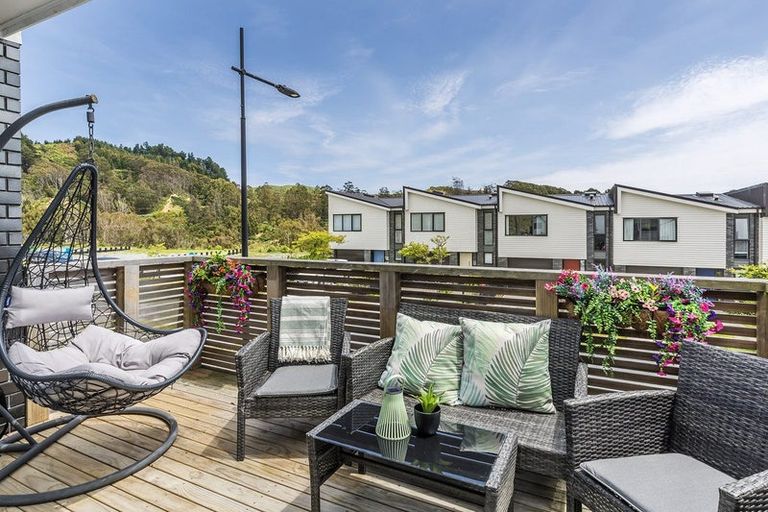 Photo of property in 43 Holystone Road, Whitby, Porirua, 5024