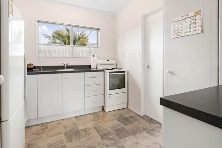 Photo of property in 98d Lakeside Drive, Orewa, 0931