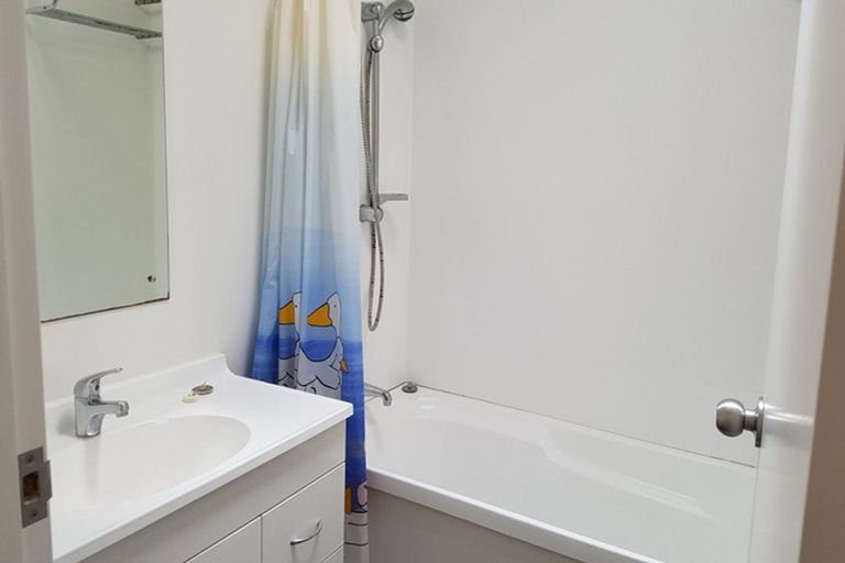 Photo of property in 820/12 Northcross Drive, Oteha, Auckland, 0632