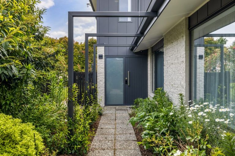 Photo of property in 16 Brackendale Place, Burnside, Christchurch, 8041