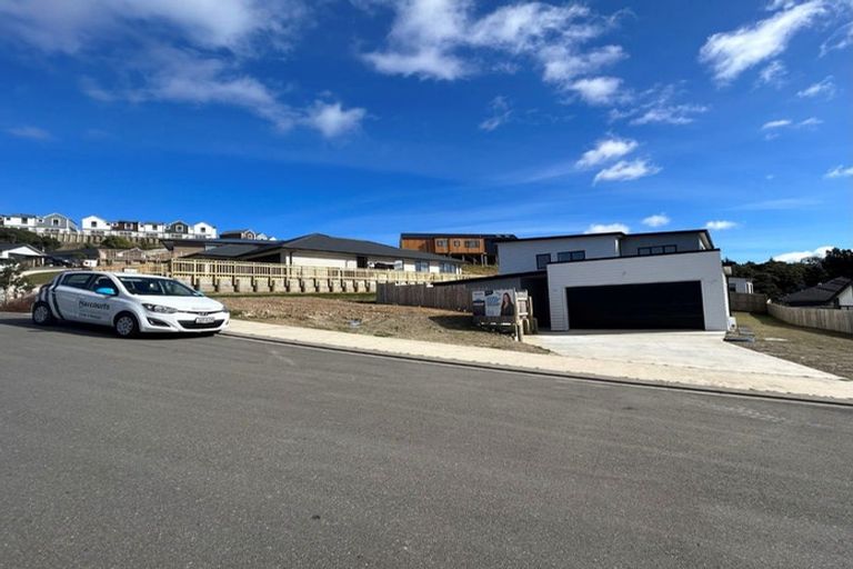 Photo of property in 21 Topsail Way, Whitby, Porirua, 5024