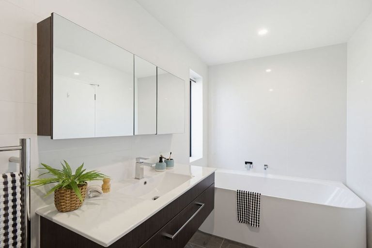 Photo of property in 29 Pegasus Main Street, Pegasus, 7612