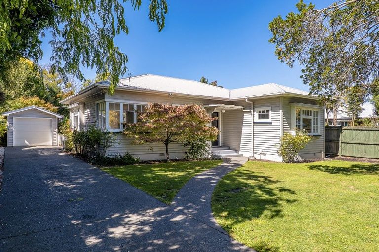 Photo of property in 224 Geraldine Street, Edgeware, Christchurch, 8013