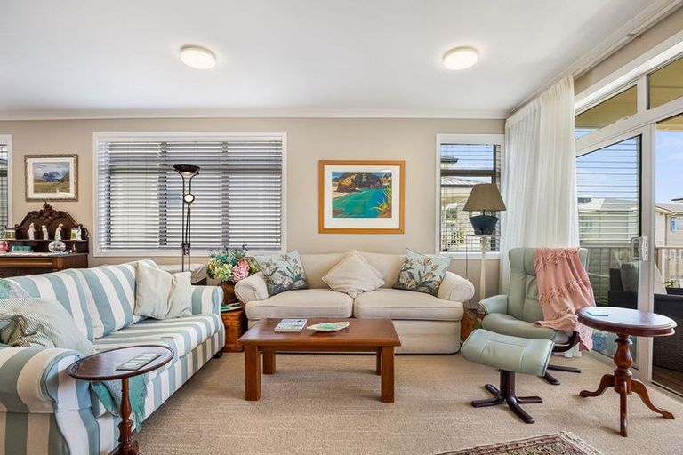 Photo of property in 48 Landmark Terrace, Orewa, 0931