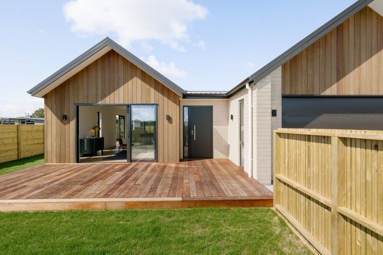 Photo of property in 38 Hugo Shaw Drive, Cambridge, 3434