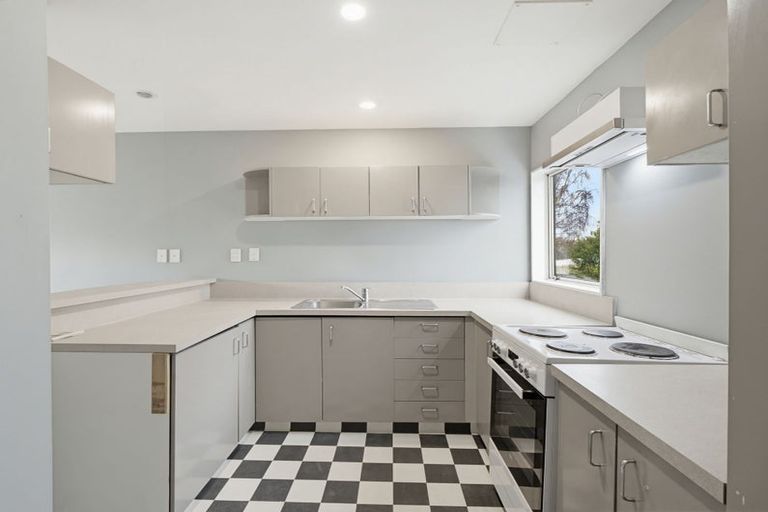 Photo of property in 3/102 Wainui Street, Riccarton, Christchurch, 8041