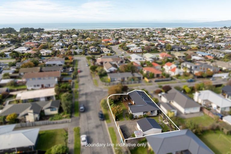 Photo of property in 11 Pegasus Avenue, North New Brighton, Christchurch, 8083