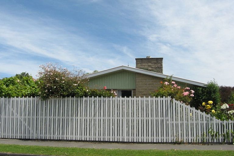 Photo of property in 5 Eglinton Street, Avondale, Christchurch, 8061