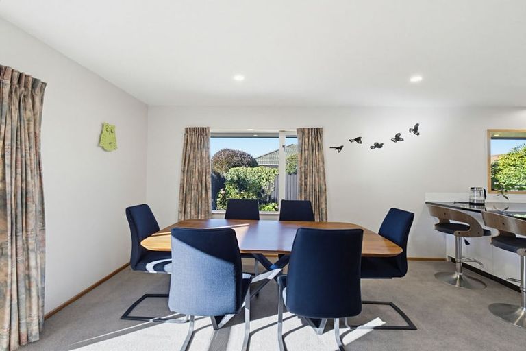 Photo of property in 96a Warren Crescent, Hillmorton, Christchurch, 8025