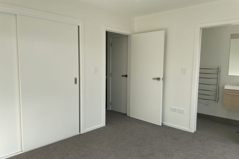 Photo of property in 1/12 Enderby Drive, Te Atatu Peninsula, Auckland, 0610