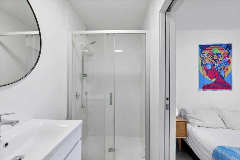 Photo of property in Northlight Apartments, 2/14 Fryer Street, Queenstown, 9300